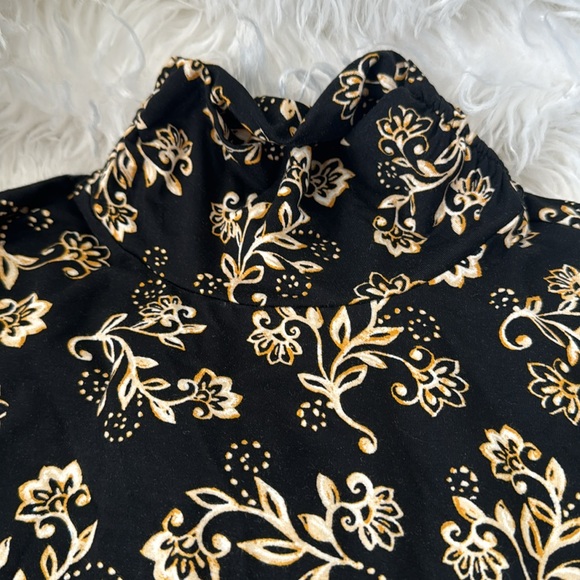 Black and gold Susan Graver top size xs - Picture 2 of 6